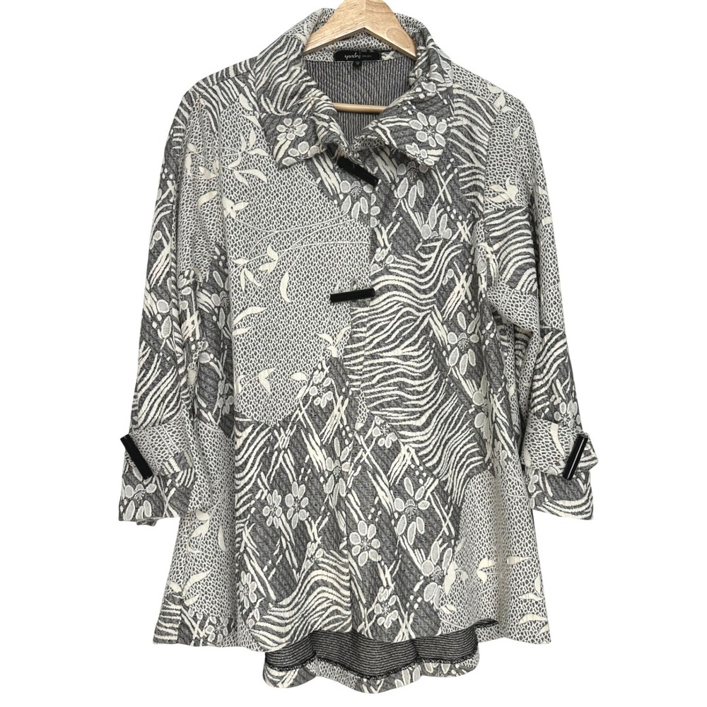 Yushi Mixed Media‎ Jacquard Patchwork Toggle Jacket Gray White Floral Zebra M
